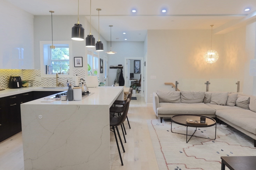 94 Bunker Hill, Charlestown