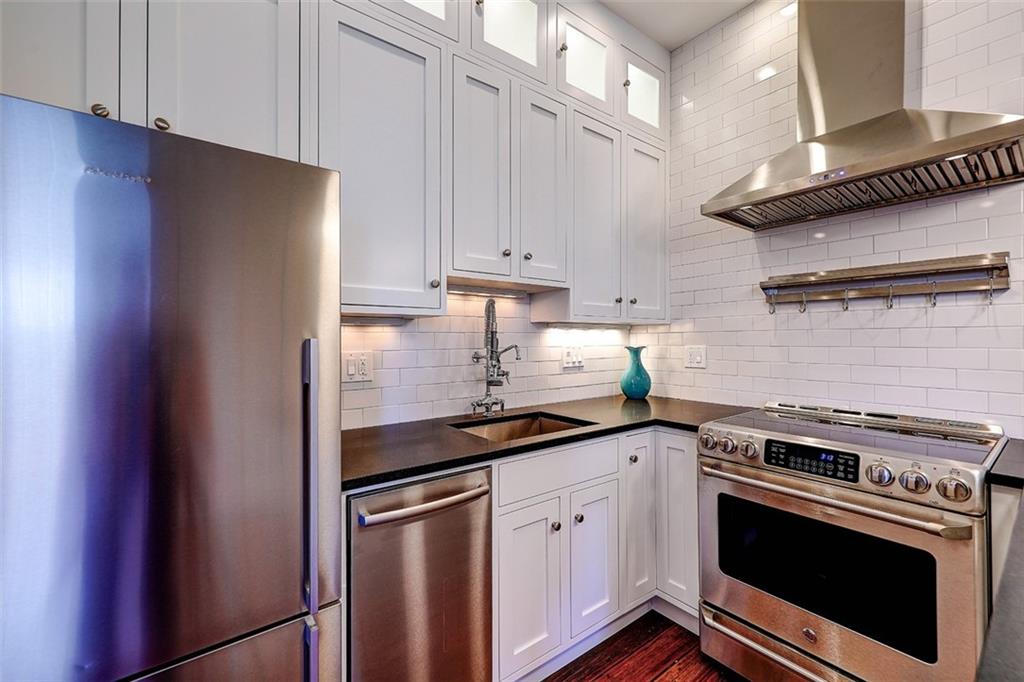 1 bed, 1 bath apartment for rent at 22 Halsey St Unit 2, College Hill — photo 11 of 18