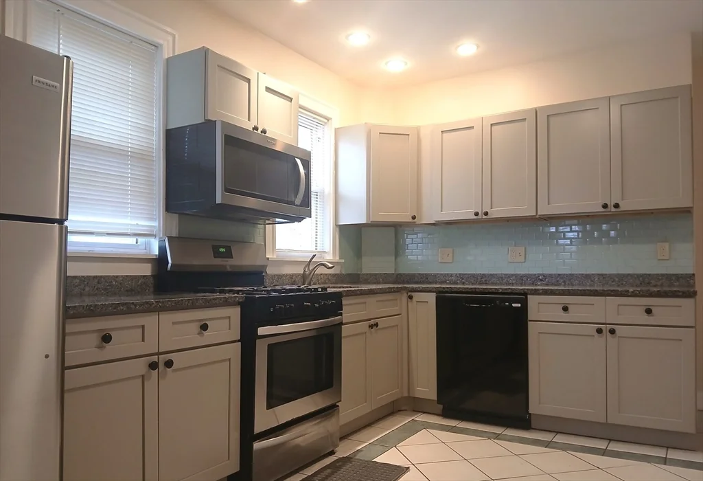 989 Boylston St, Newton Highlands