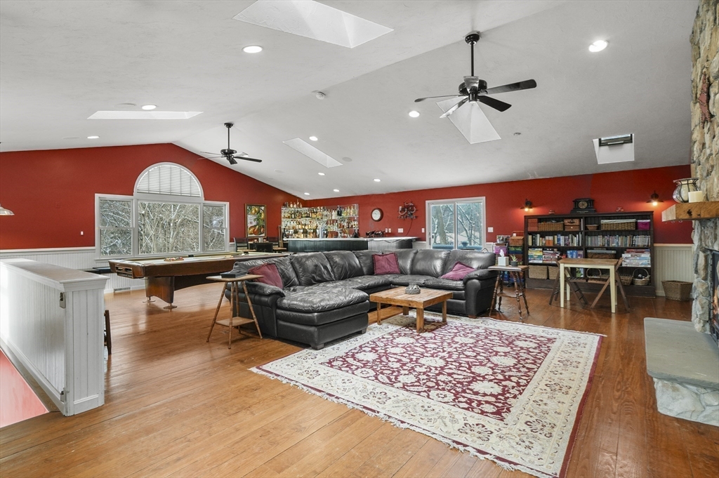 209 Curve St, Millis