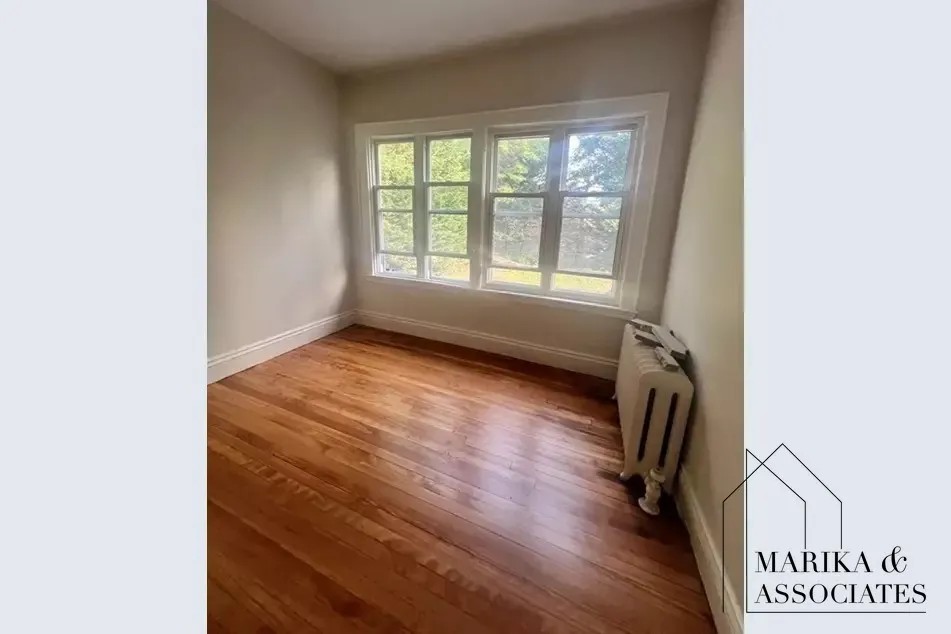 67 Green St, North Brookline