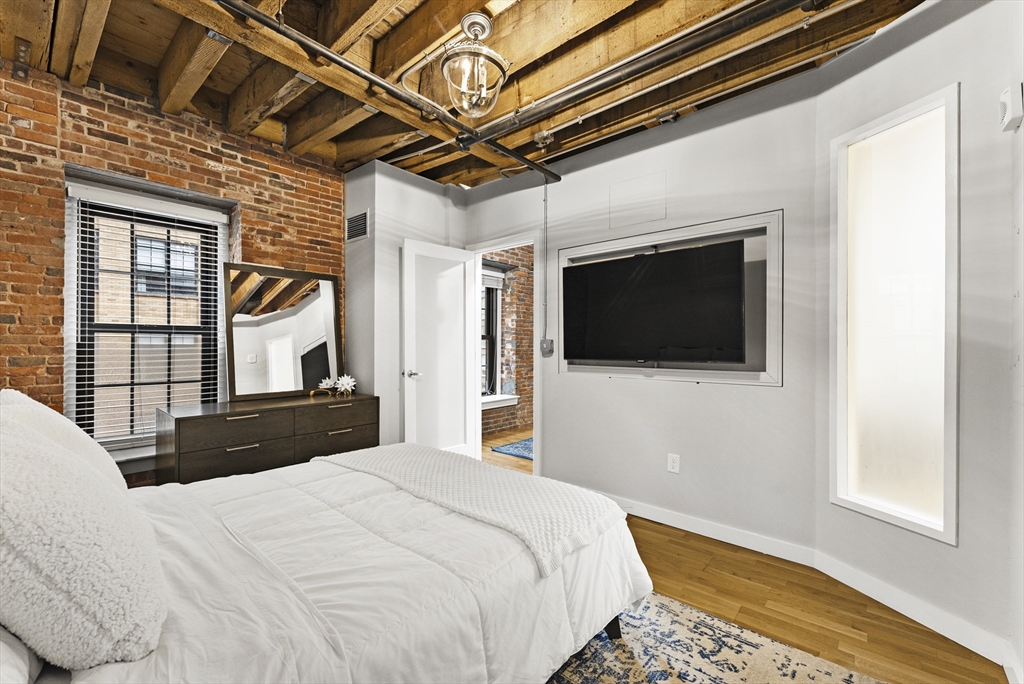 101 Broad St, Waterfront