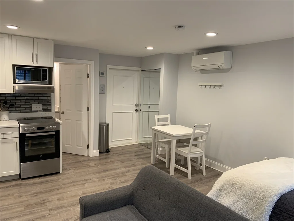 122 Beacon St, Back Bay