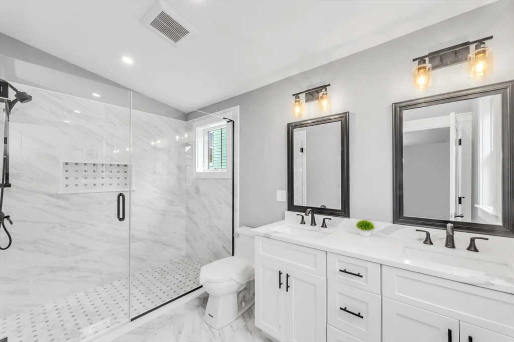 31 Woodlawn, Jamaica Plain