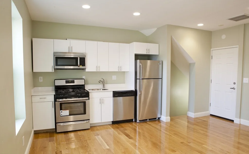 4 Kearsarge, Roxbury