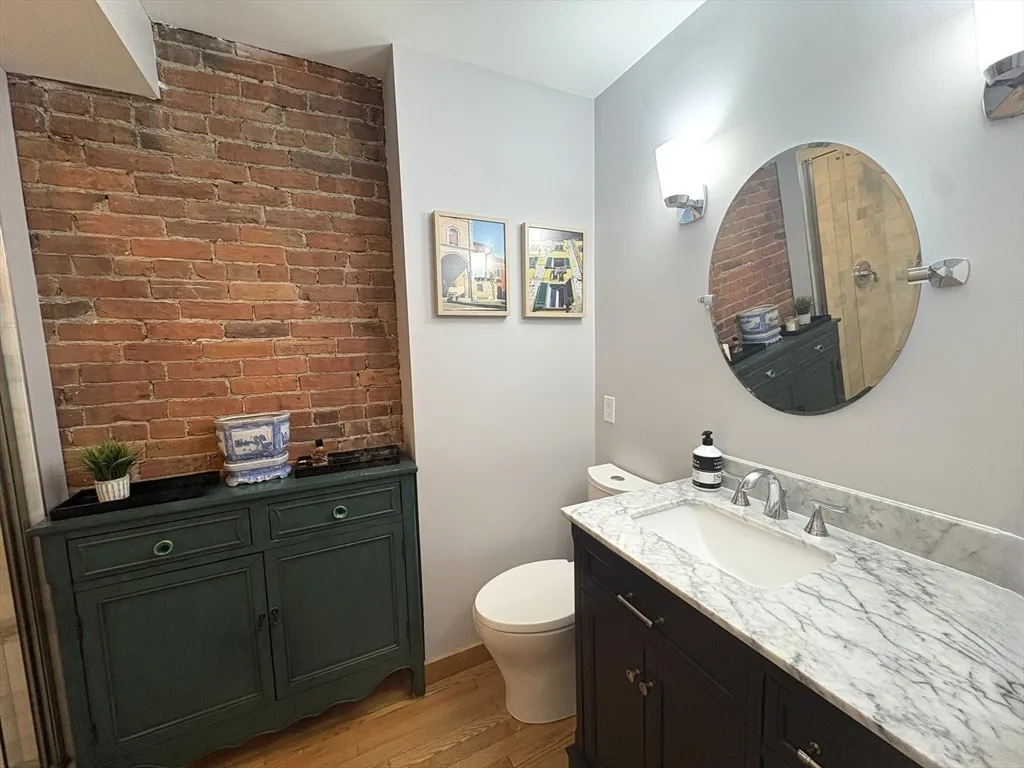 12 Cumberland St, Back Bay