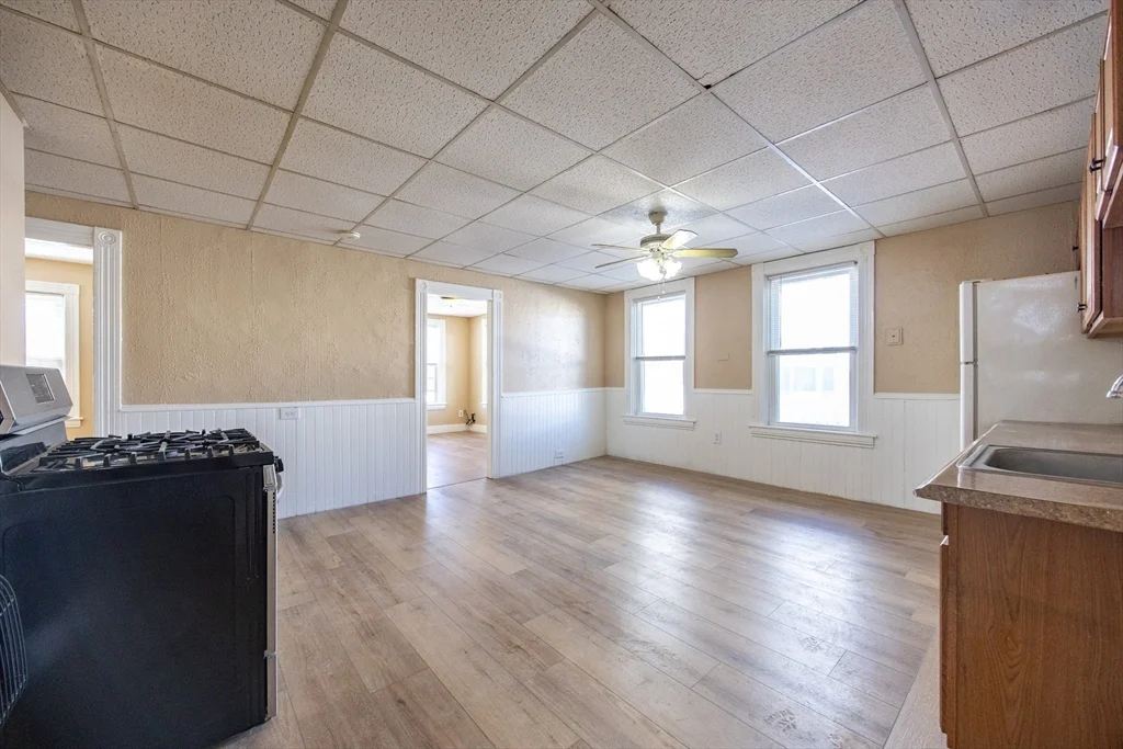 28 Richmond St, Blackstone