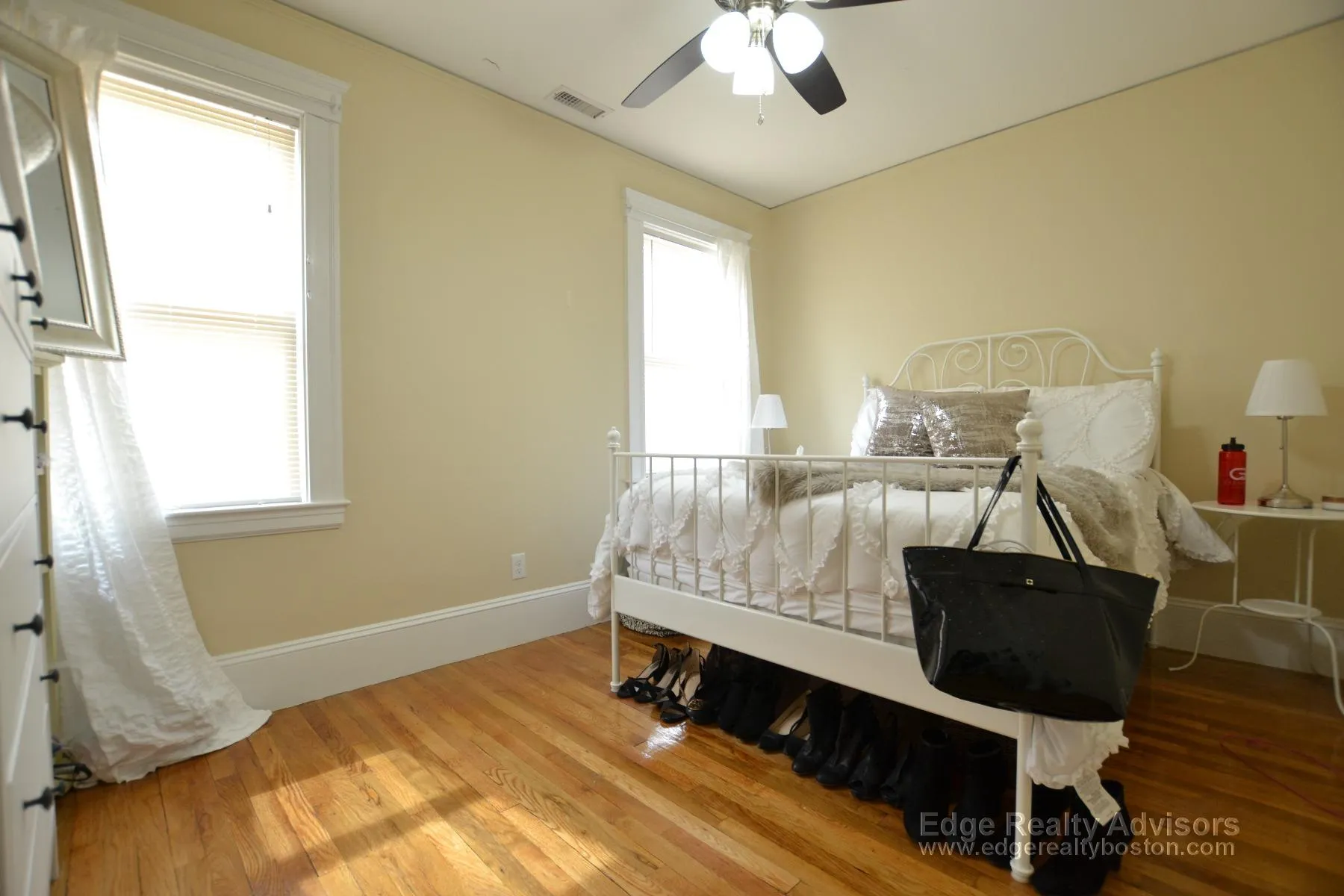 40 Glencoe St, Oak Square