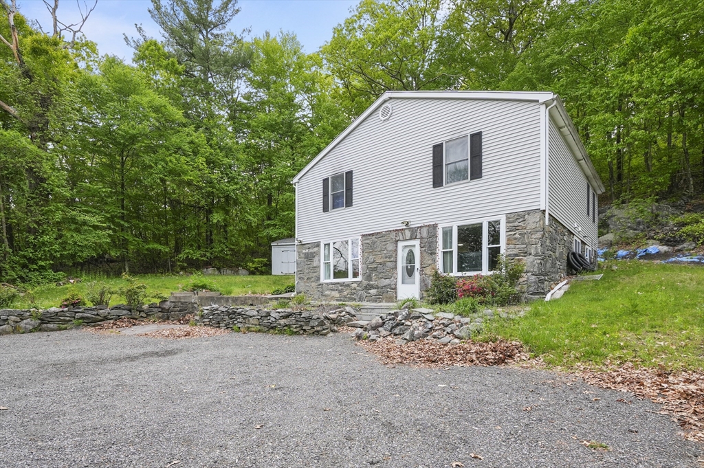 9 Gover Rd, Millbury