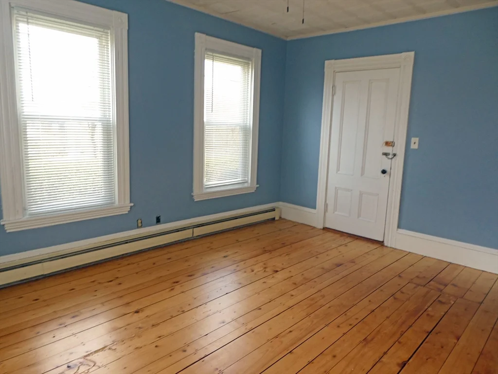 55 Everett St, Middleboro