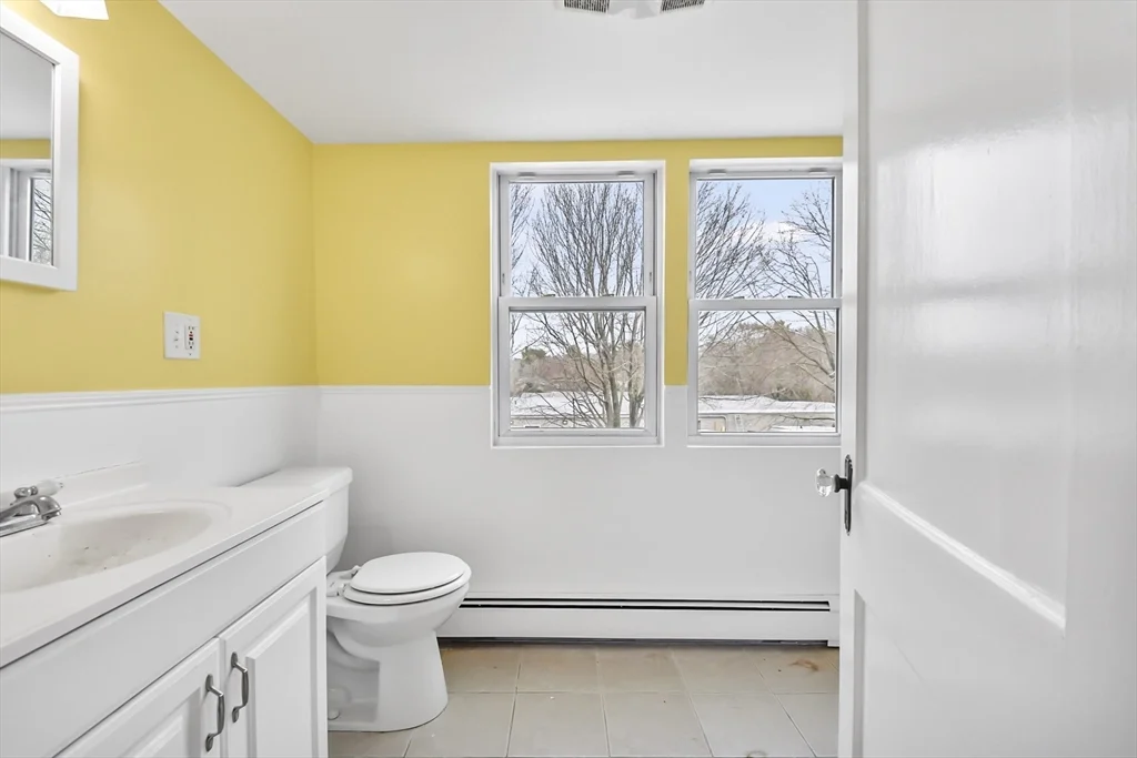 515 Winthrop St, Rehoboth