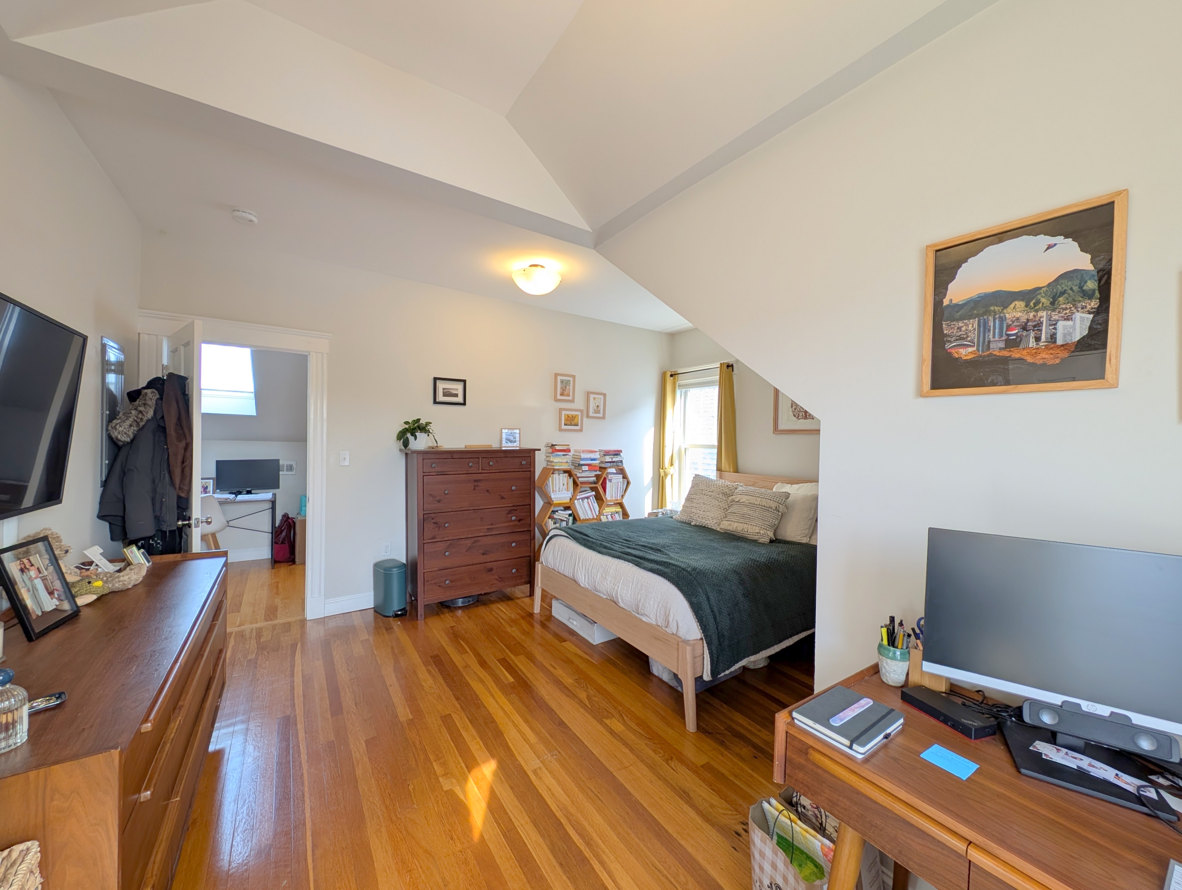 472 Main St, Medford