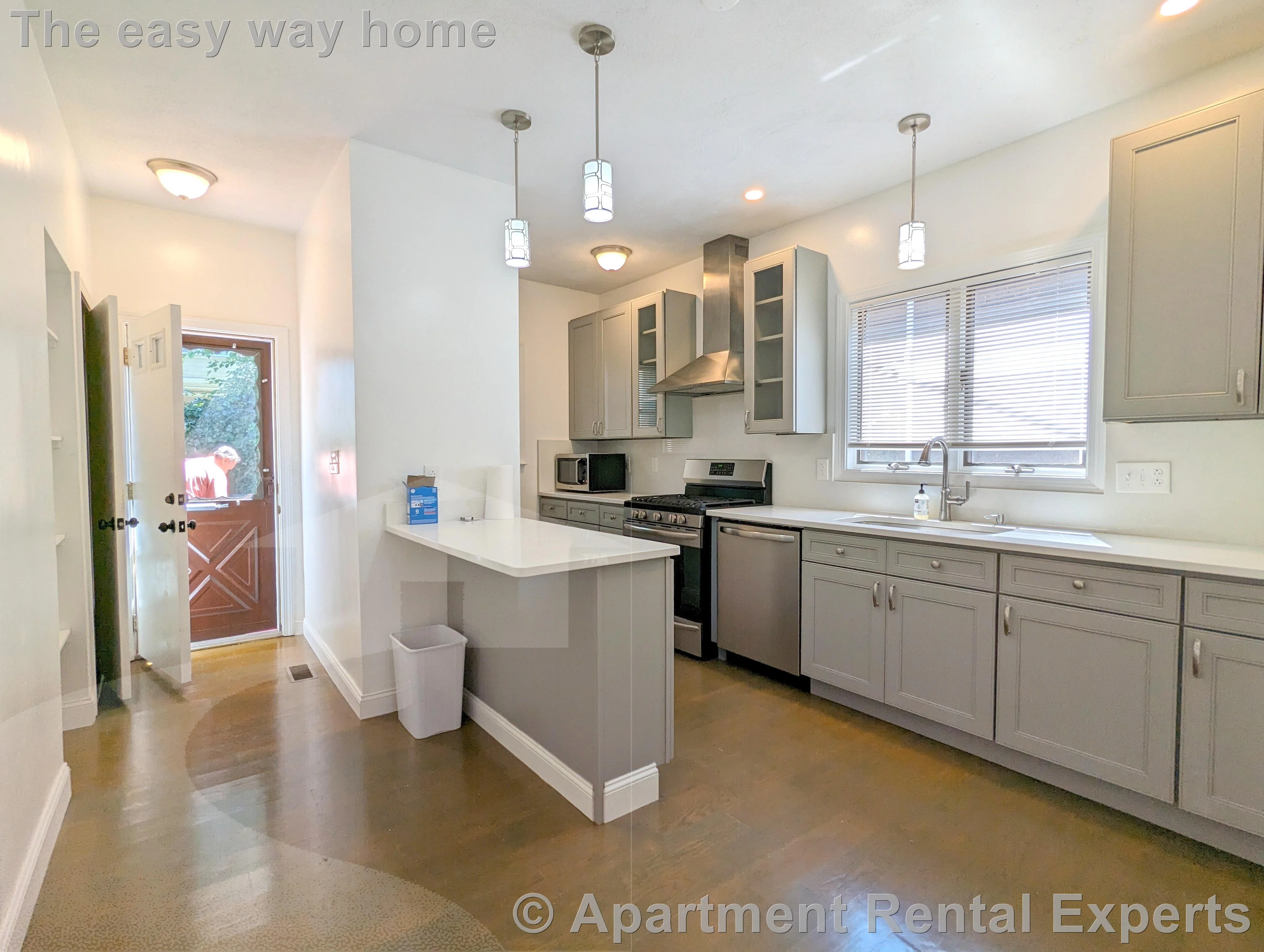 108 West Quincy St, Tufts