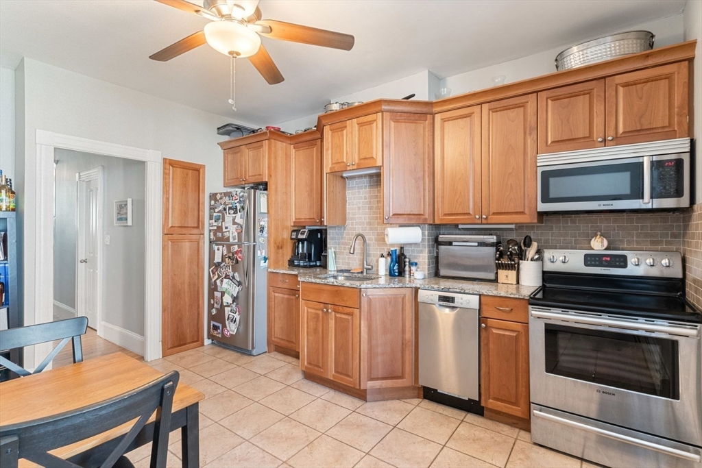 642 E 8th St, South Boston