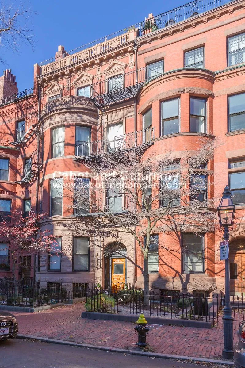 261 Marlborough St, Back Bay