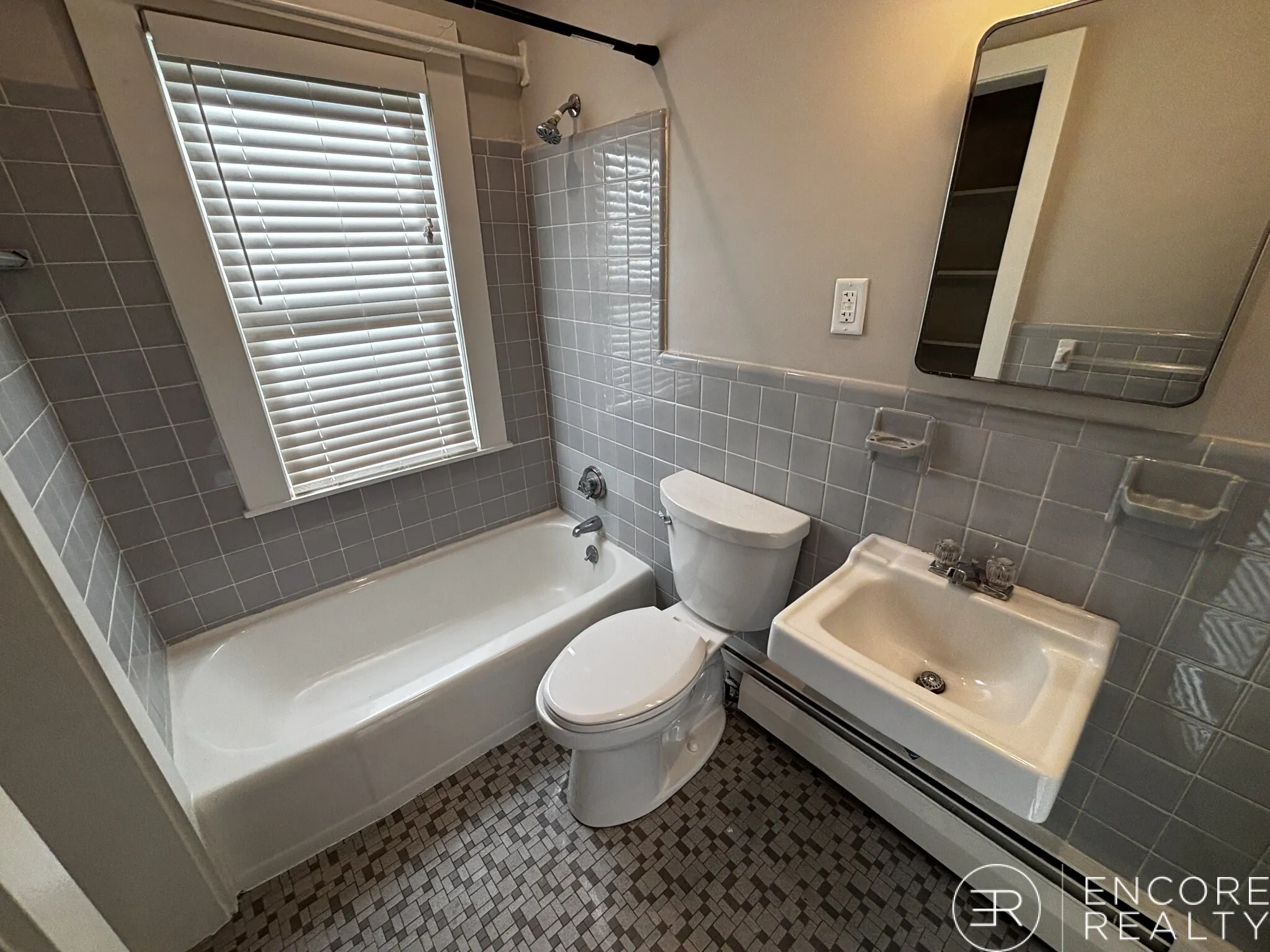 222 Banks St, Riverside