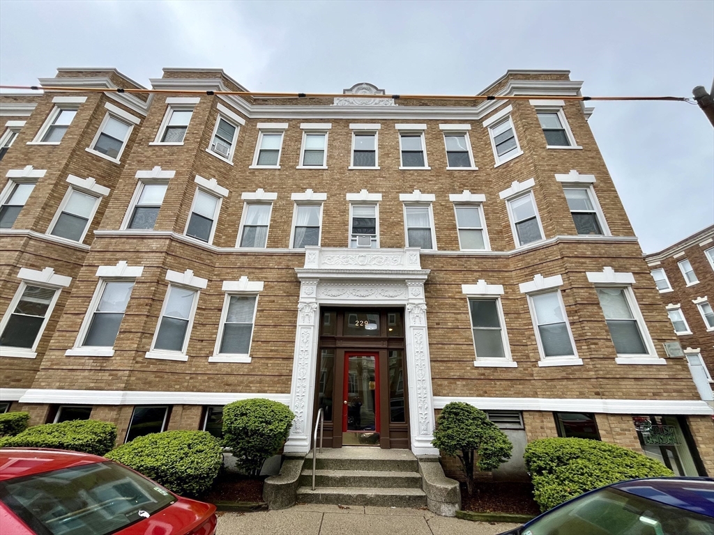 229 Kelton St, Allston