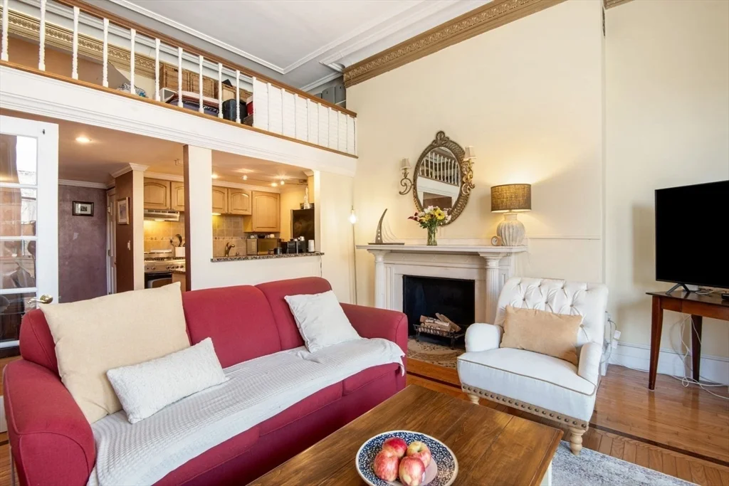 64 Commonwealth, Back Bay