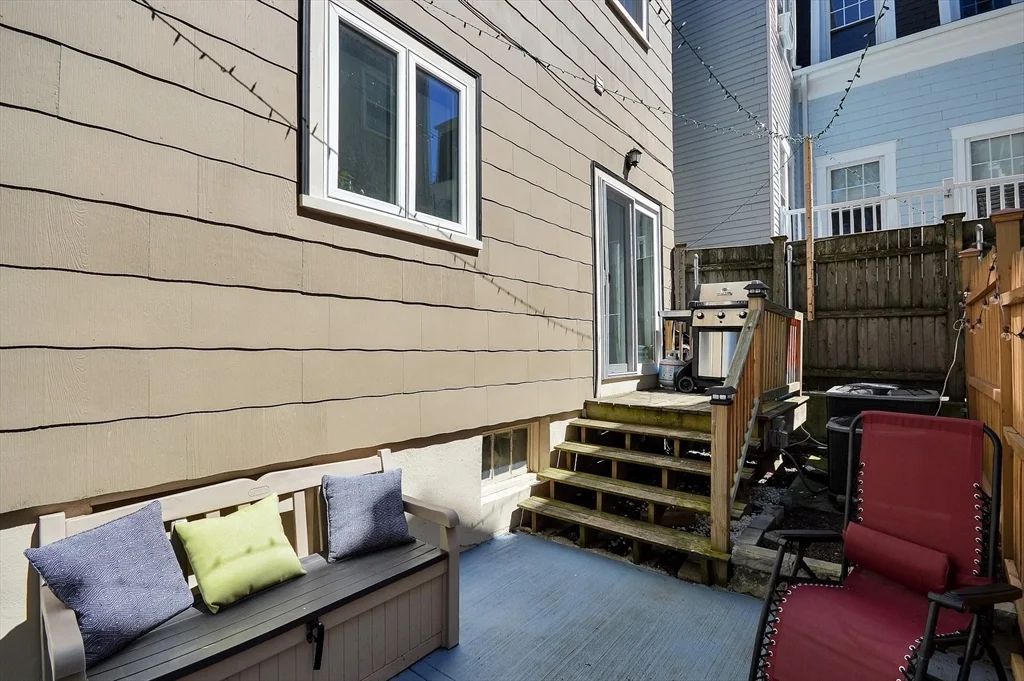 9 Atlantic St, South Boston