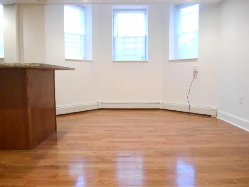 42 Strathmore Rd, Brighton