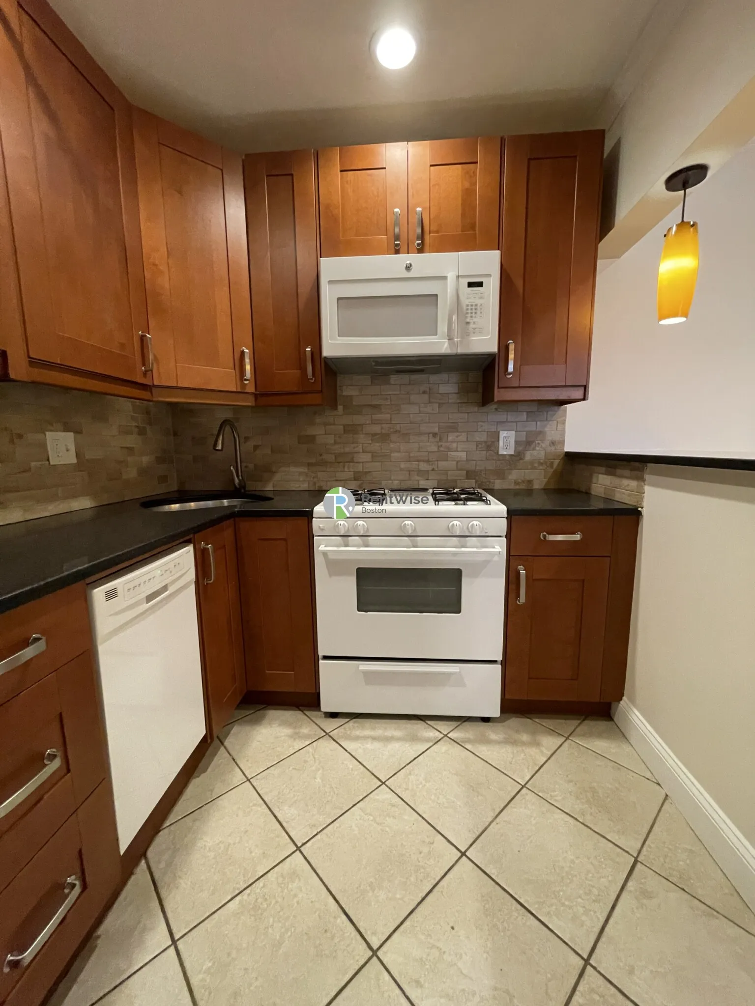 96 Washington St, Brighton