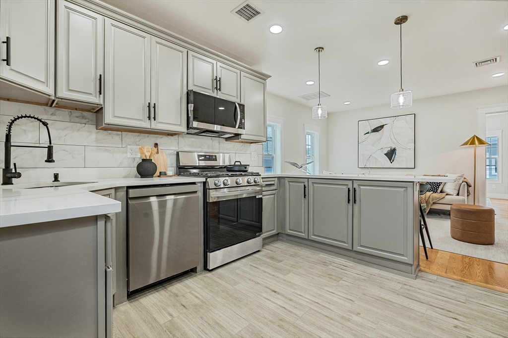 147 Jefferson Ave, Everett