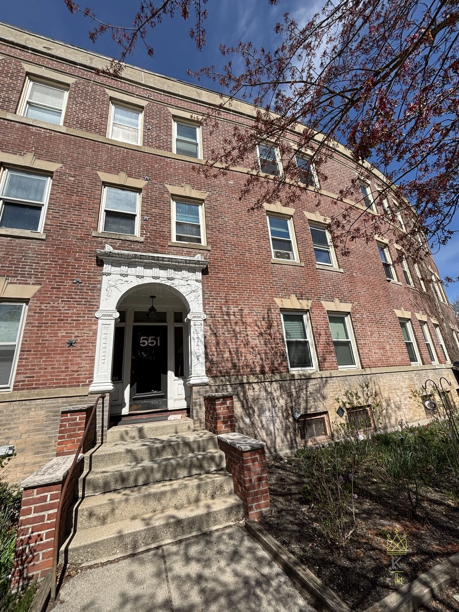 551 Brookline Ave, Riverway Island