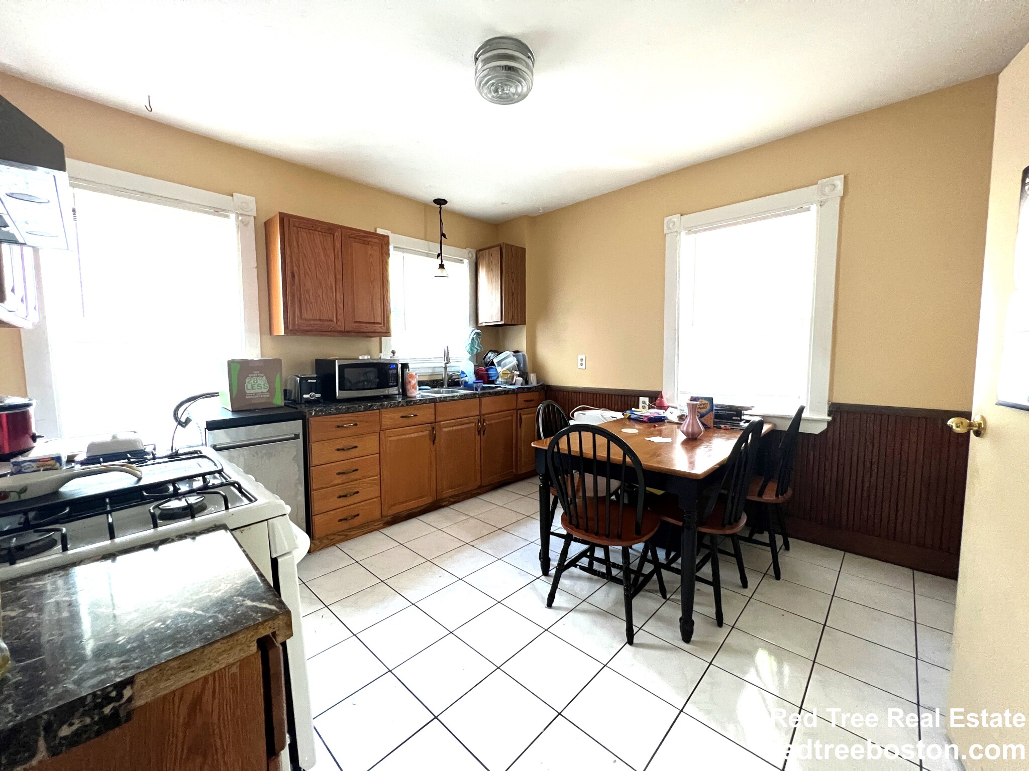 69 Woodlawn St, Jamaica Plain