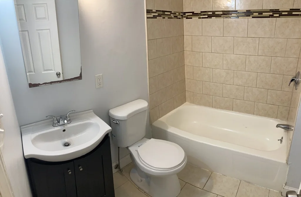 4 Charles St, Winthrop