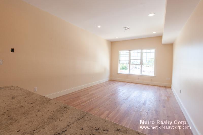 5165 Washington St, West Roxbury