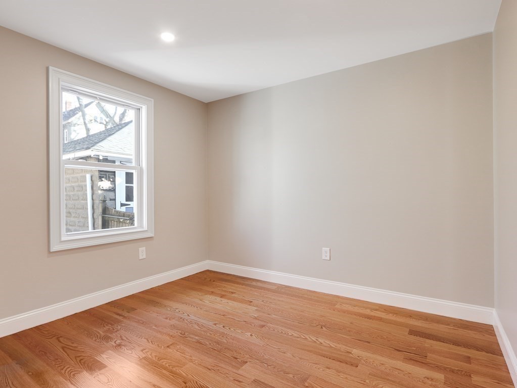 58 Hillsdale Rd, Tufts University