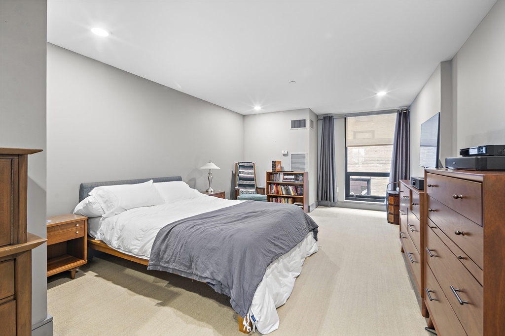 45 Province St, Midtown