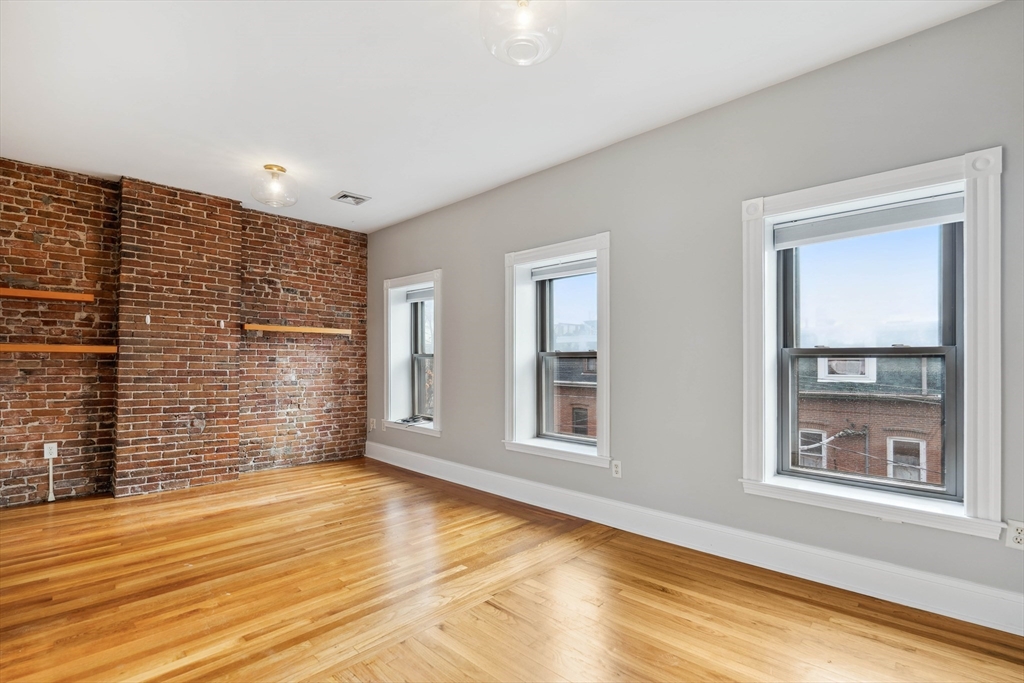 19 Medford St, Chelsea