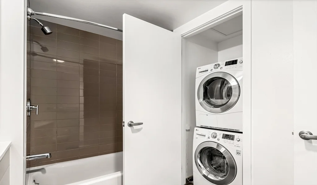 99 Kneeland St, Chinatown