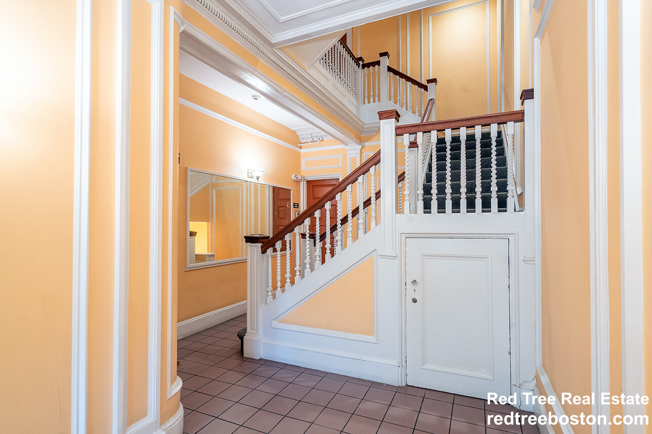 379 Commonwealth Ave, Back Bay