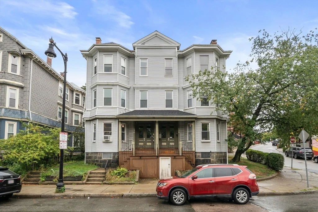 178 Hyde Park Ave, Jamaica Plain