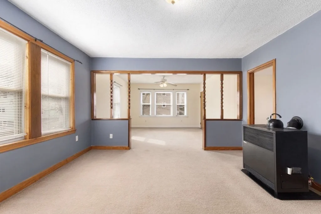 344 Snell St, Fall River