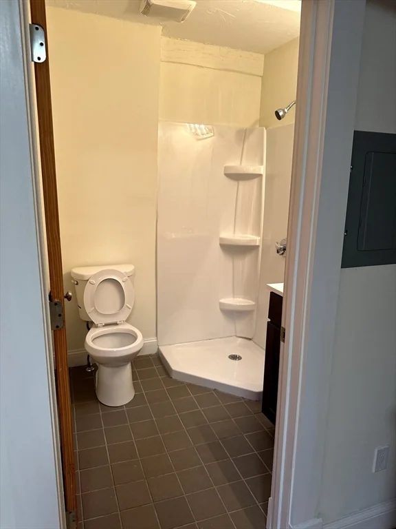 300 Main St, Southbridge