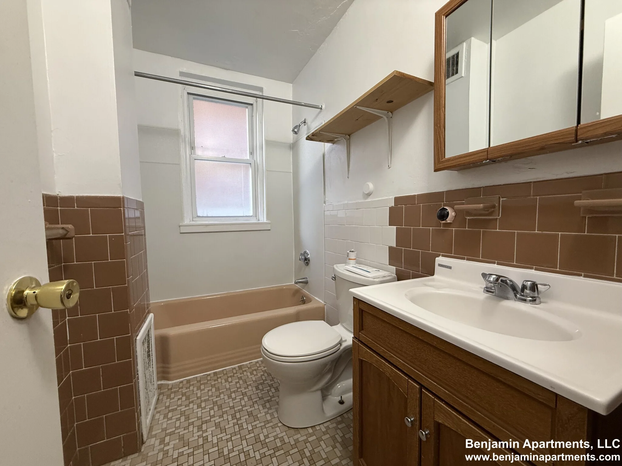 33 Lancaster Ter, Corey Hill