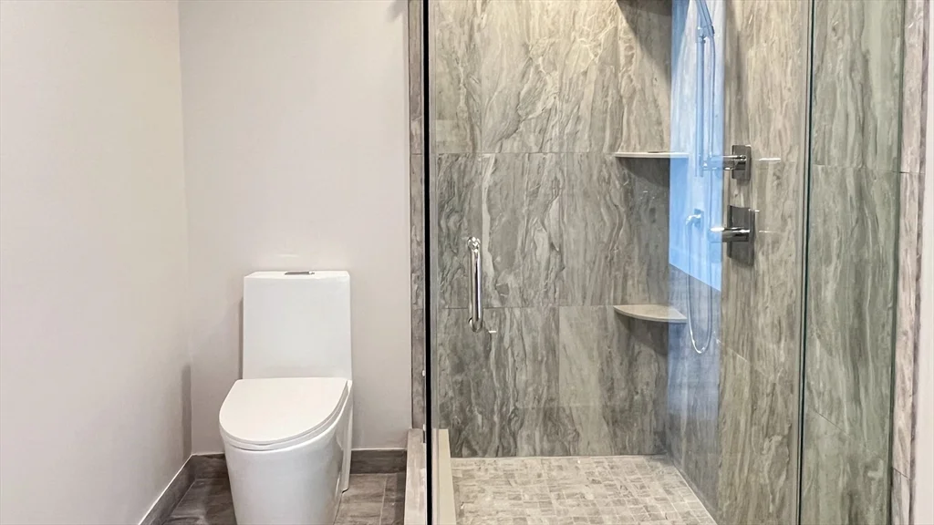 131 Cambridge St, Burlington