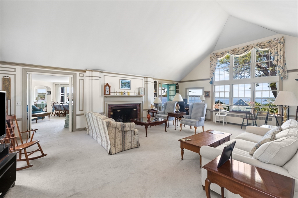 37 Marmion Way, Rockport