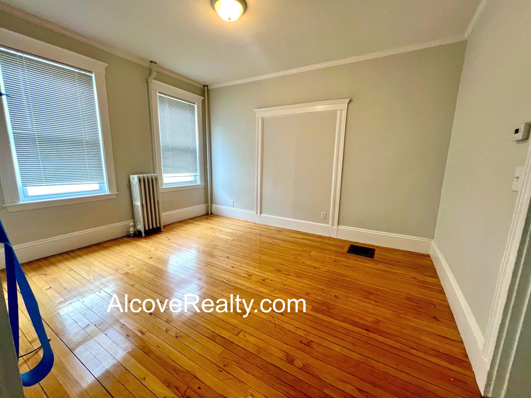 15 Farragut Ave, West Somerville