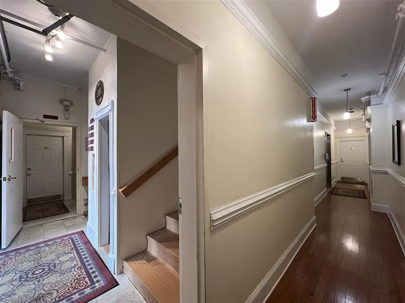 888 Massachusetts Ave, Riverside