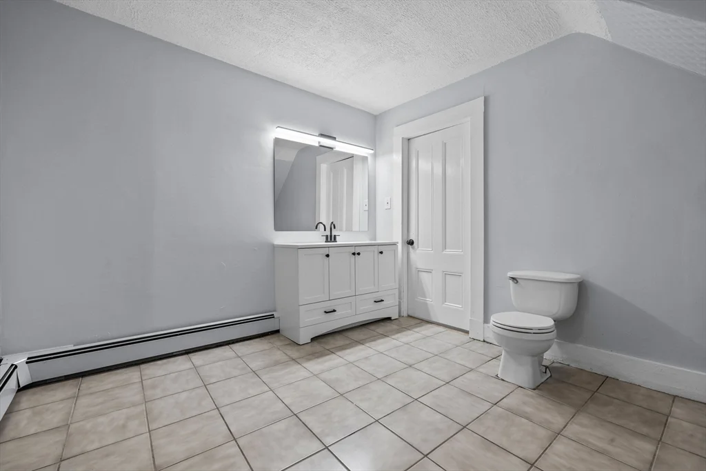 48 Hamilton Ave, Lynn