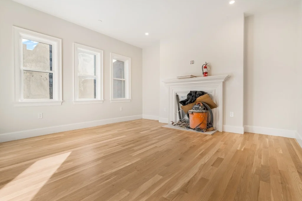 1396 Beacon St, Coolidge Corner