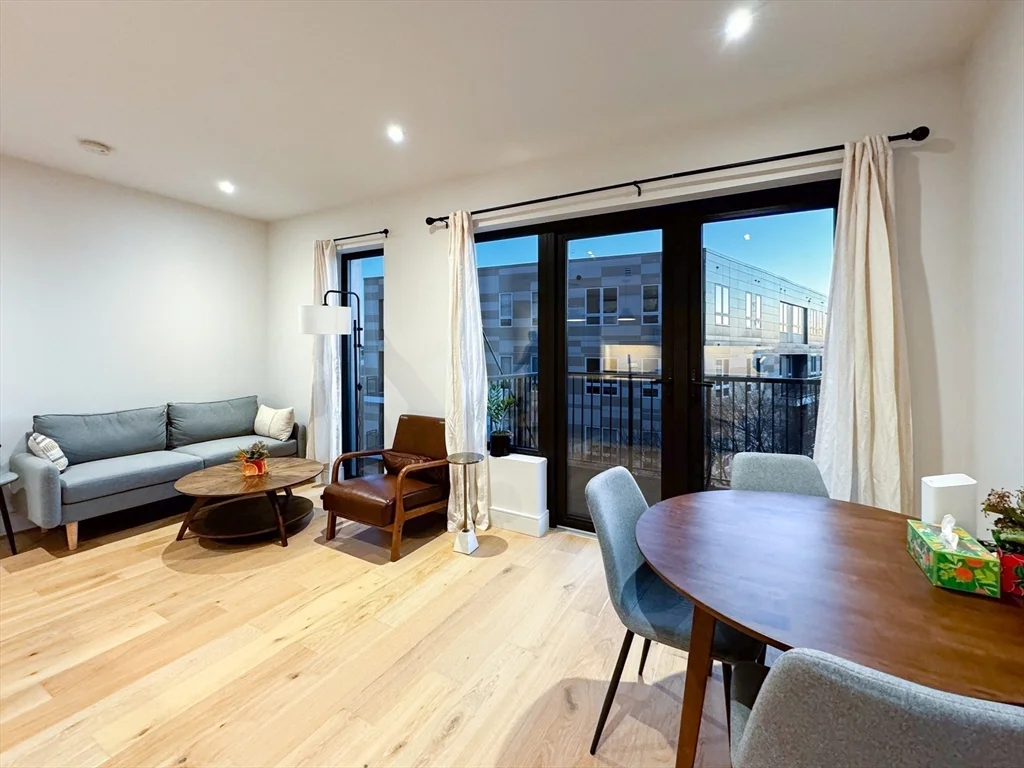 1 Nevins Hill Way, Brighton