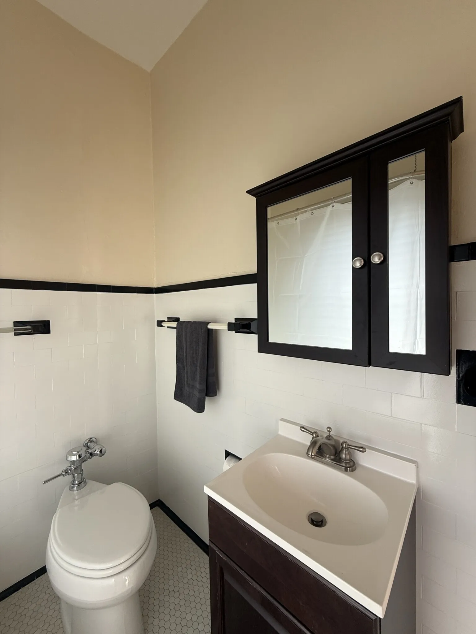 1470 Beacon St, Corey Hill