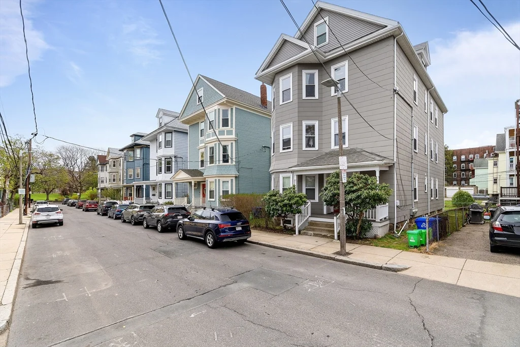 9 Spalding St, Jamaica Plain