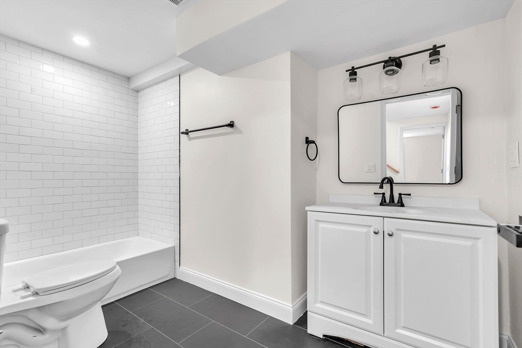 23 Pleasant St, Fitchburg