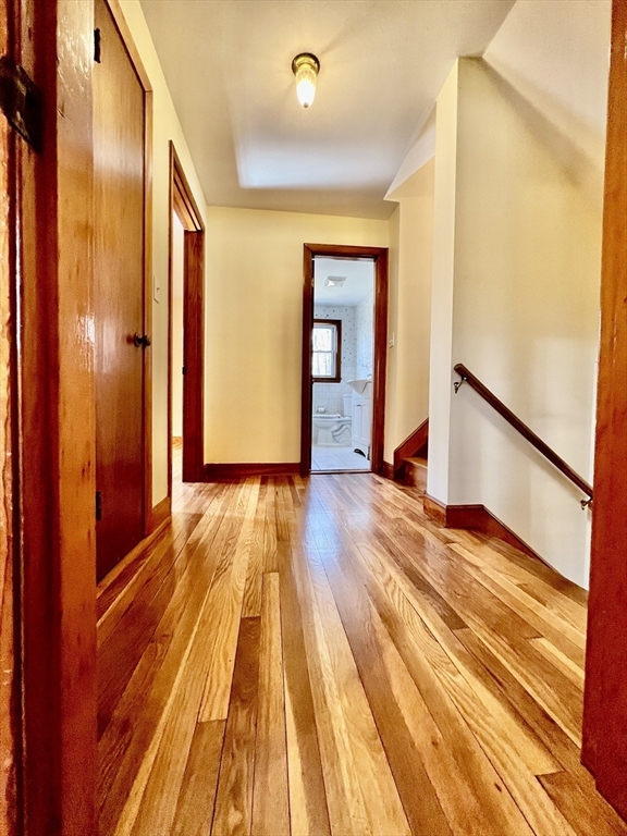 45 Maiden Ln, Wayland